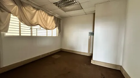 482m² - Warehouse, Krost Park (9)